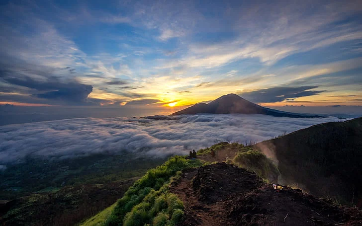 Gunung Semeru Erupsi 4 Kali dalam Semalam, Kolom Abu Capai 1.000 Meter