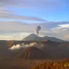 Gunung Semeru Erupsi Sabtu Malam, Kolom Abu Capai 900 Meter