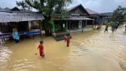 Hujan Mendadak di Tengah Kemarau Panjang, Warga Kalsel Histeris