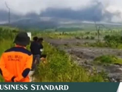 Indonesia Reopens Jakarta Airport as Anak Krakatau Volcanic Ash Disruption Eases