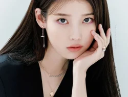 IU Ungkap Reaksi Yoo In Na Saat Dengarkan Dear My Crazy Soulmate