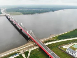 Jembatan Jalan Raya Pertama Korut–Rusia Resmi Beroperasi, Tampung 2.000 Orang per Hari