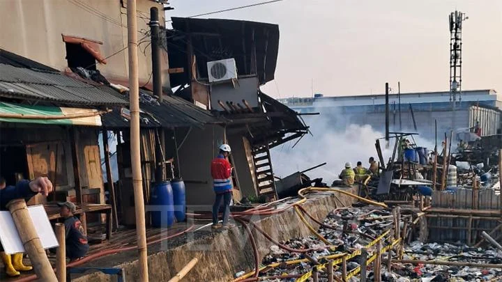 Kebakaran Pasar Mobil Kemayoran Hanguskan Kios Sparepart Mobil Mewah, Diduga Korsleting Listrik