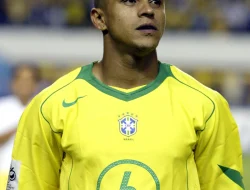 Roberto Carlos Buka-bukaan: 99% Harta Hasil Karier di Real Madrid C.F. Lenyap