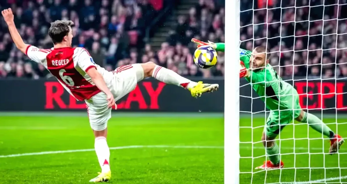 Ajax Dipermalukan Hajduk Split, Maarten Paes Kembali Cadangan dan Ter Stegen Disorot Fans