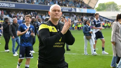 Alex Neil Sebut Performa Millwall Lawan Lincoln “Terburuk”, Meski Selamat dari Kekalahan