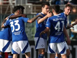 Anastasios Douvikas Bawa Como Pesta Gol, Manchester United Makin Terpuruk
