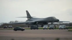 AS Tarik 12 Pesawat Pembom B-1B Lancer dari Pangkalan RAF Fairford usai Ancaman Teror