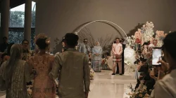 Asnawi Mangkualam Pamer 3 Gaya Prewedding dengan Yuriska Patricia