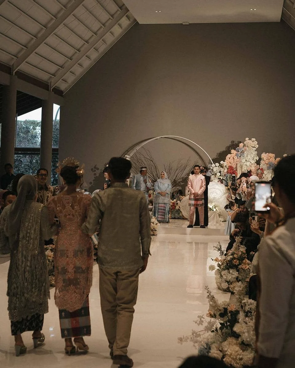 Asnawi Mangkualam Pamer 3 Gaya Prewedding dengan Yuriska Patricia