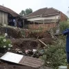 Banjir dan Longsor Terjang Kota Batu, Jalan Terangkat hingga Plengsengan Ambrol