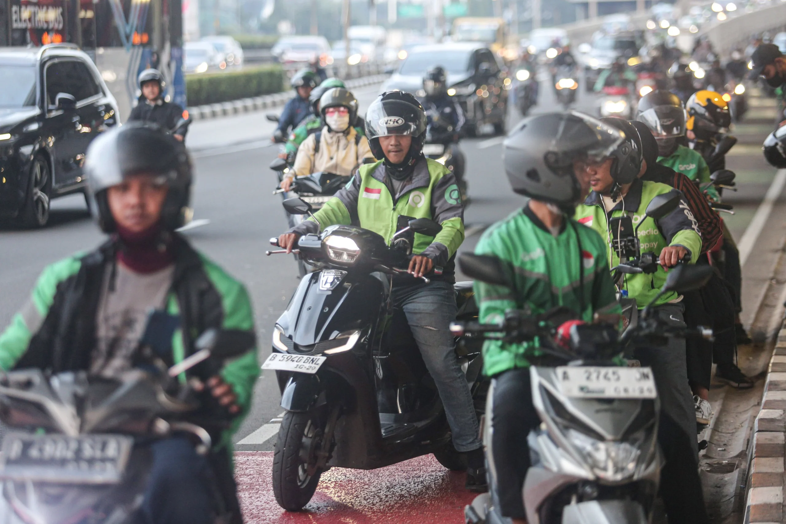 Beda Respons Gojek, Grab, InDrive, dan Pengemudi pada Perpres Ojol 8%
