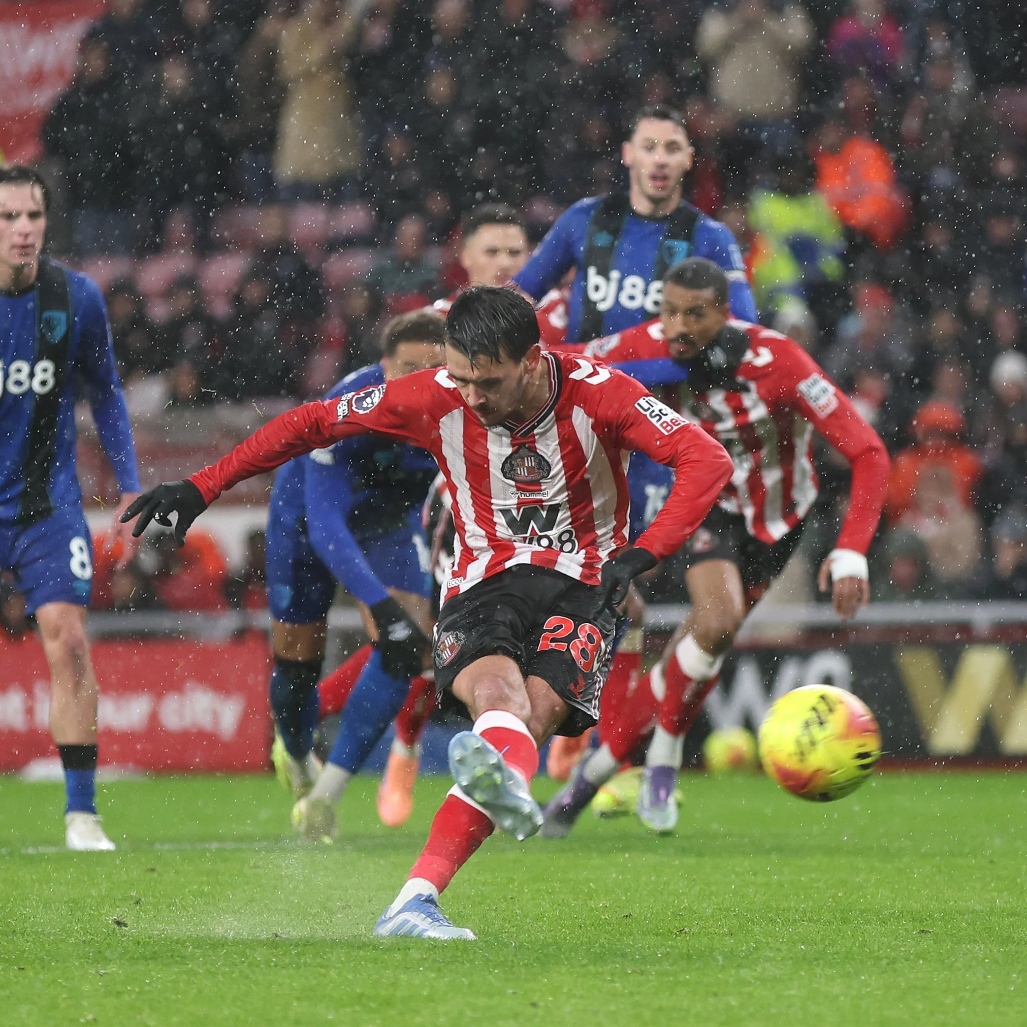 Bournemouth Tumbangkan 10 Pemain Sunderland 2-0, Marco Rose Raih Kemenangan Perdana