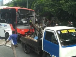 Bus Neo Trans Terguling di Jalan Gatot Subroto Mamuju, 21 Orang Luka