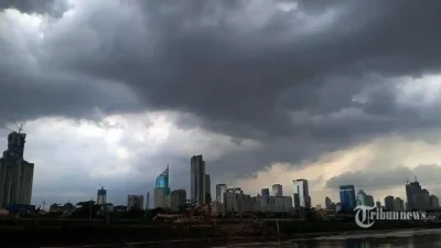 Cuaca Hari Ini: Jakarta Diprediksi Berawan, Potensi Hujan di Jaksel dan Jaktim