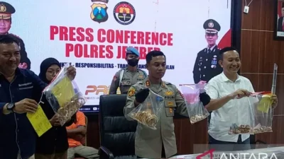 Dua Perampok Toko Emas Jember Ditangkap Kurang dari 24 Jam, Motif Utang Judi Online Rp 80 Juta