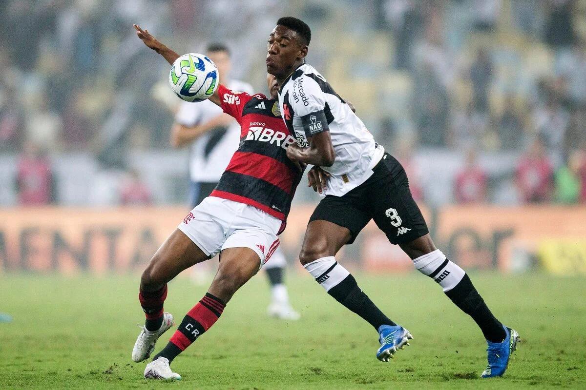 Flamengo Goleia Vasco 4-1 dan Menjauh Tiga Poin dari Palmeiras di Puncak Brasileirão