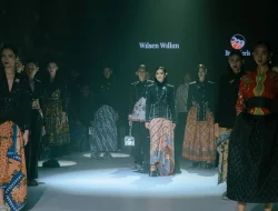 Gaya Dian Sastrowardoyo di BIFF 2026, Tampilkan Karya Desainer Lokal Wilsen Willim