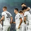 Gladbach Bekuk Karlsruher 2-0 Meski Bermain dengan 10 Pemain
