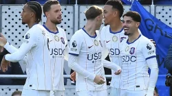 Hasil Liga Inggris: Brace Pedro Neto Bawa Chelsea Libas Everton 2-0, Emiliano Martinez Dilarikan dengan Tandu