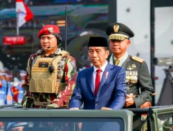HUT TNI: Jokowi dan SBY Duduk Bersebelahan, Prabowo Salim SBY tapi Tak Salami Jokowi