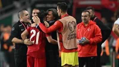 Italia Tekuk Türkiye 3-1, Montella di Ujung Tanduk