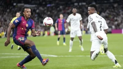 Jules Koundé Absen di El Clasico, Flick Rombak Lini Belakang Barcelona