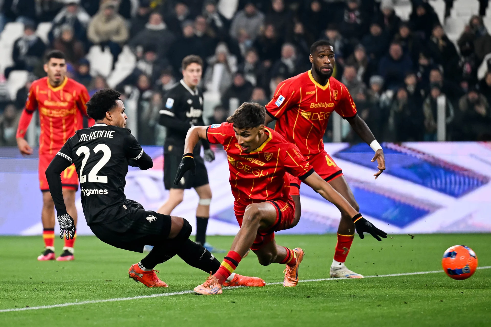 Juventus Tumbangkan Lecce 2-0, McKennie dan Douglas Luiz Jadi Pembeda