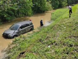 Kecelakaan Beruntun di Tol Ancol: Pengemudi Wuling Kehilangan Fokus gegara Kartu e-Toll Jatuh