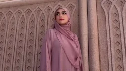 Kedua Putra Celine Evangelista Salat Jumat di Masjidil Haram Usai Menetap di Arab Saudi