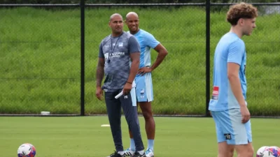Kisnorbo Bungkam soal Masa Depan Tisserand di Klub Liga Australia Sydney FC