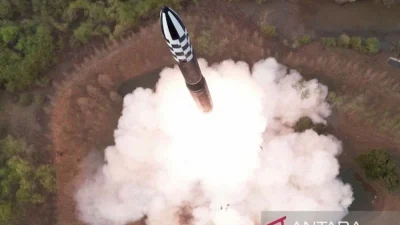 Korut Pamerkan Rudal Hwasong-20, Diklaim Bisa Jangkau Daratan AS