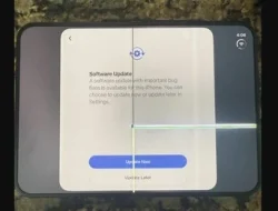 Layar iPhone Duo Retak di Bagian Lipatan, Diduga Cacat Desain Engsel