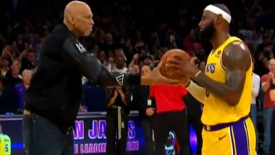 LeBron James Panen Sorotan: Janji Iverson, Debat Maxey, dan Protes Helikopter