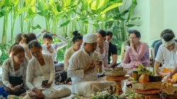 Luna Maya Gelar Upacara Melaspas di Rumah Baru Bali, Tuai Sorotan Warganet