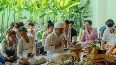 Luna Maya Gelar Upacara Melaspas di Rumah Baru Bali, Tuai Sorotan Warganet