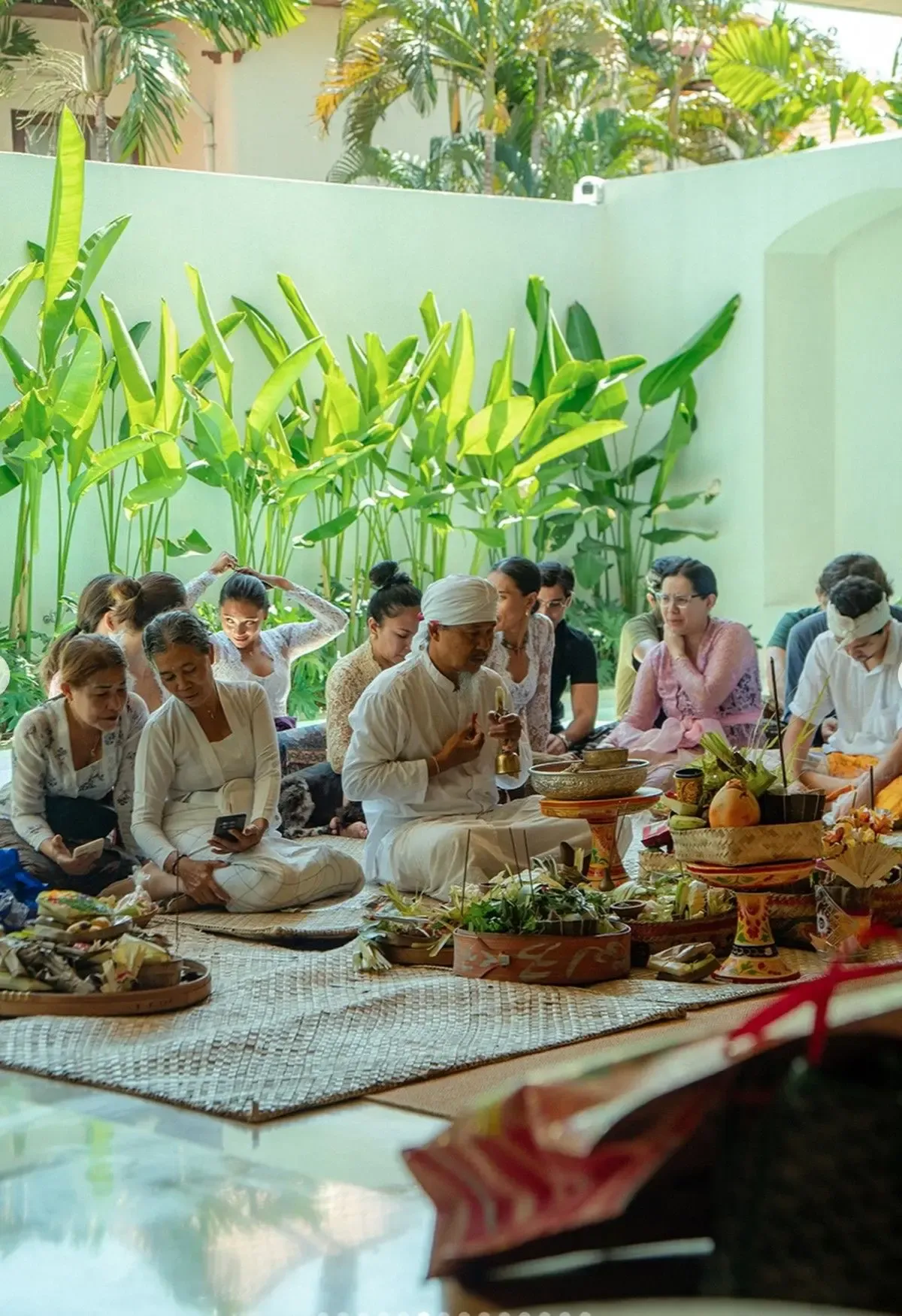 Luna Maya Gelar Upacara Melaspas di Rumah Baru Bali, Tuai Sorotan Warganet