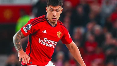 Manchester United Incar Bek Baru, Lisandro Martinez Berpotensi Dilepas
