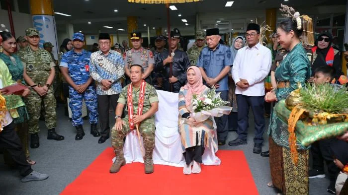 Mayjen TNI Nefra Firdaus Tiba di Ternate, Siap Pimpin Kodam XXVIII/Moloku Kie Raha