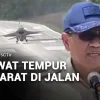 Momen 4 Pesawat Tempur Mendarat di Tol Paspro, Warga Antusias Nonton dari Tepi Jalan