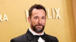 Noah Wyle Dinobatkan Sexiest Man Alive 2026 Versi People, Ini Profil dan Perjalanan Kariernya