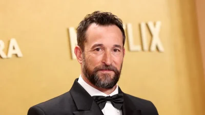 Noah Wyle Dinobatkan Sexiest Man Alive 2026 Versi People, Ini Profil dan Perjalanan Kariernya