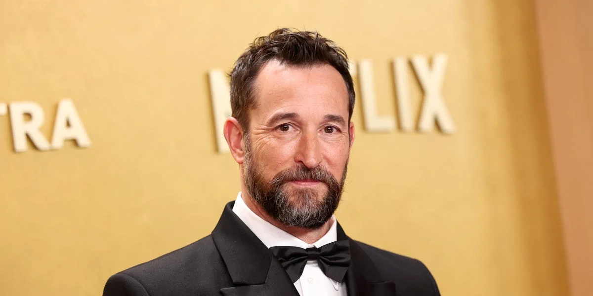 Noah Wyle Dinobatkan Sexiest Man Alive 2026 Versi People, Ini Profil dan Perjalanan Kariernya