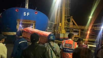 Operasi Penyelaman KM Virgo Transport 8 Dihentikan, Truk Terlihat di Dalam Kapal