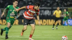 Persebaya Tumbangkan Madura United 3-1, Posisi Kedua Tim di Klasemen Tetap Berbeda