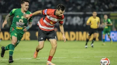 Persebaya Tumbangkan Madura United 3-1, Posisi Kedua Tim di Klasemen Tetap Berbeda