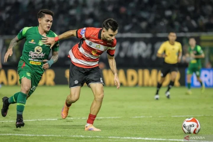 Persebaya Tumbangkan Madura United 3-1, Posisi Kedua Tim di Klasemen Tetap Berbeda