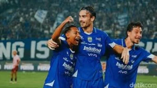 Persib Tekuk The Cong Viettel 1-0, Peralta Jadi Pahlawan via Penalti