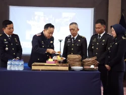 Potong Tumpeng, Fajar Sadboy Gelar Tasyakuran di Rumah Barunya