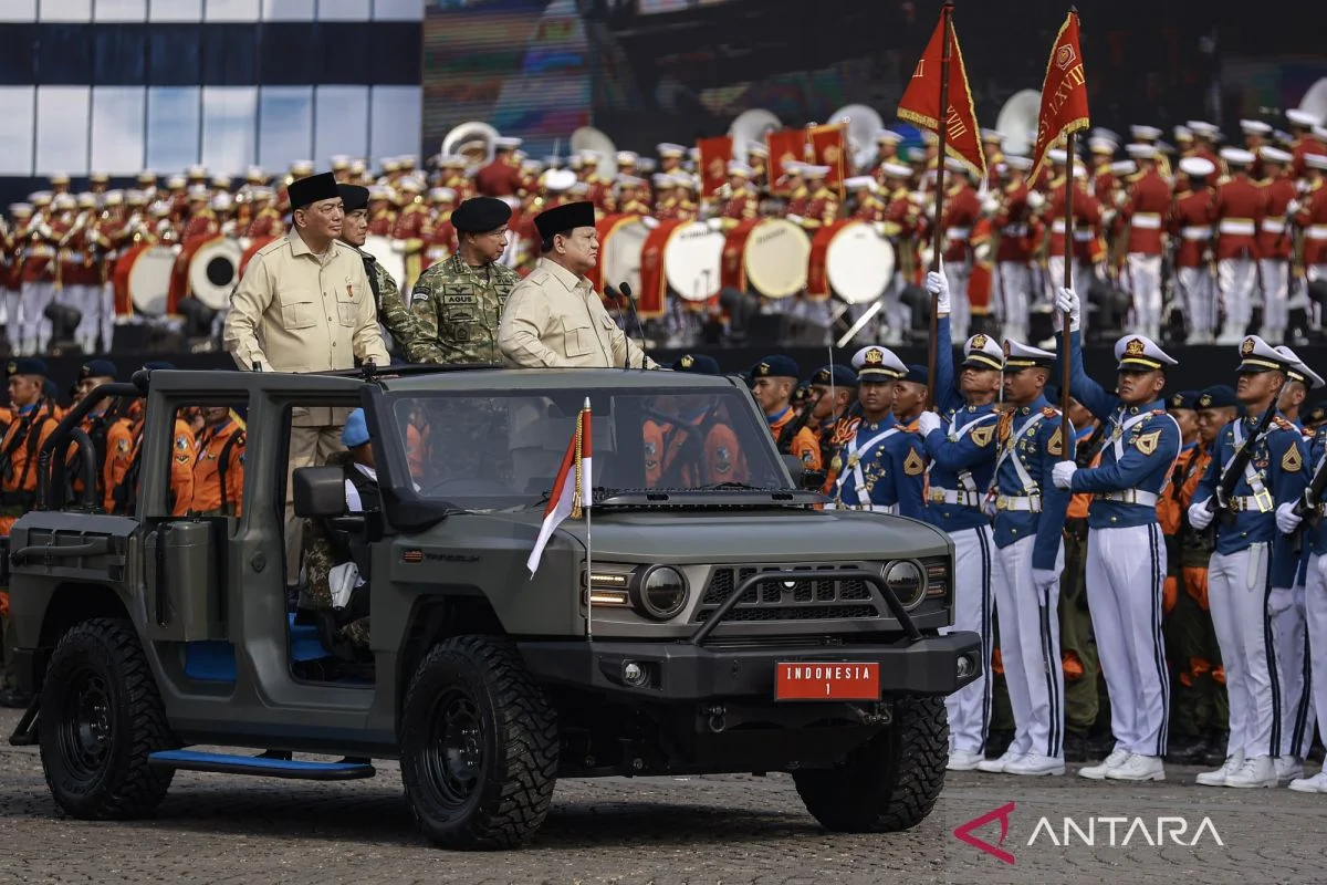 Prabowo Resmikan 204 Satuan Baru di HUT ke-81 TNI, Kenalkan Komandan Upacara ke SBY